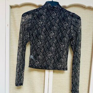 Wild Fable Rattlesnake Top Sheer Black Gray Crop Top Long Sleeved Size Small